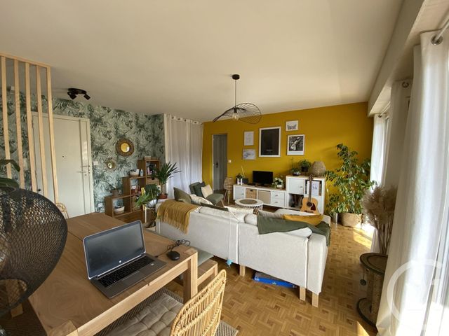 Afficher la photo en grand Appartement F3 à vendre - 3 pièces - 76.0 m2 - MARSEILLE - 13009 - PROVENCE-ALPES-COTE-D-AZUR - Century 21 Jnr Immo