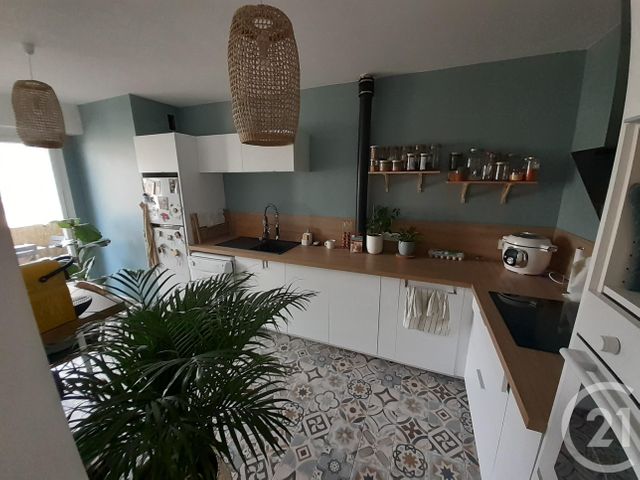 Afficher la photo en grand Appartement F3 à vendre - 3 pièces - 76.0 m2 - MARSEILLE - 13009 - PROVENCE-ALPES-COTE-D-AZUR - Century 21 Jnr Immo
