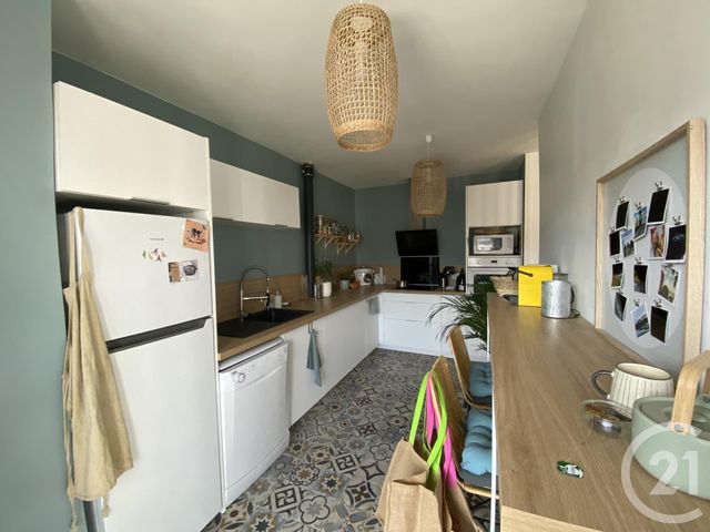 Afficher la photo en grand Appartement F3 à vendre - 3 pièces - 76.0 m2 - MARSEILLE - 13009 - PROVENCE-ALPES-COTE-D-AZUR - Century 21 Jnr Immo