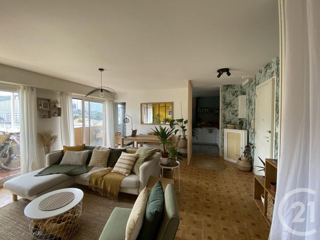 Afficher la photo en grand Appartement F3 à vendre - 3 pièces - 76.0 m2 - MARSEILLE - 13009 - PROVENCE-ALPES-COTE-D-AZUR - Century 21 Jnr Immo