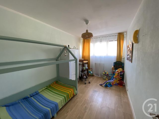 Afficher la photo en grand Appartement T3 à vendre - 4 pièces - 72.0 m2 - SEPTEMES LES VALLONS - 13 - PROVENCE-ALPES-COTE-D-AZUR - Century 21 Jnr Immo
