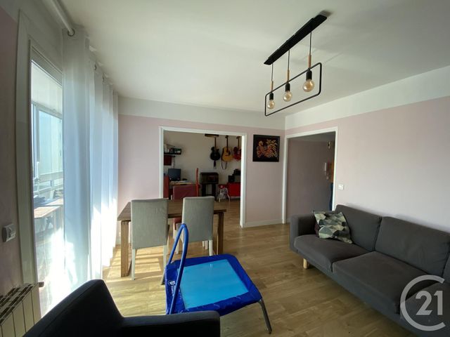 Afficher la photo en grand Appartement T3 à vendre - 4 pièces - 72.0 m2 - SEPTEMES LES VALLONS - 13 - PROVENCE-ALPES-COTE-D-AZUR - Century 21 Jnr Immo