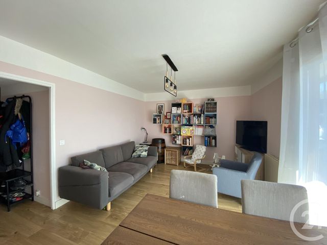 Afficher la photo en grand Appartement T3 à vendre - 4 pièces - 72.0 m2 - SEPTEMES LES VALLONS - 13 - PROVENCE-ALPES-COTE-D-AZUR - Century 21 Jnr Immo
