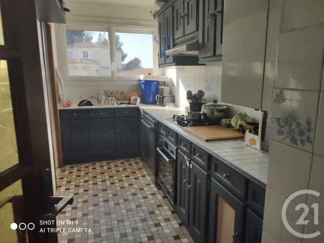 Afficher la photo en grand Appartement T3 à vendre - 4 pièces - 72.0 m2 - SEPTEMES LES VALLONS - 13 - PROVENCE-ALPES-COTE-D-AZUR - Century 21 Jnr Immo
