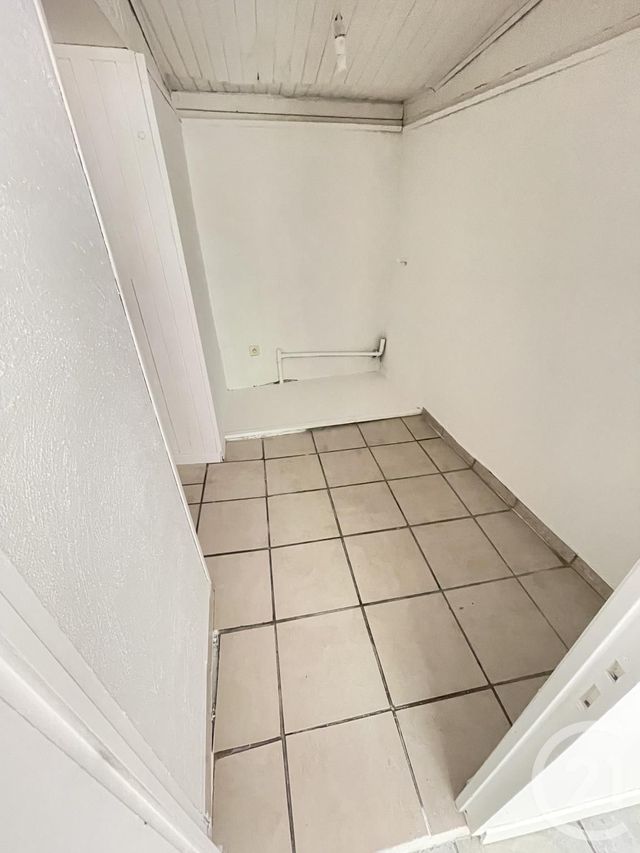 Afficher la photo en grand Appartement F3 à louer - 4 pièces - 62.53 m2 - MARSEILLE - 13016 - PROVENCE-ALPES-COTE-D-AZUR - Century 21 Jnr Immo