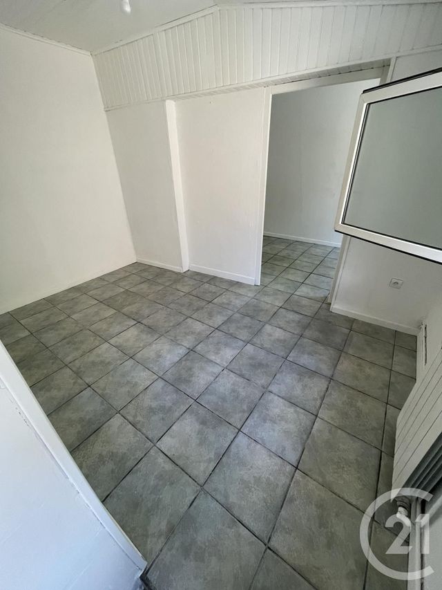 Afficher la photo en grand Appartement F3 à louer - 4 pièces - 62.53 m2 - MARSEILLE - 13016 - PROVENCE-ALPES-COTE-D-AZUR - Century 21 Jnr Immo