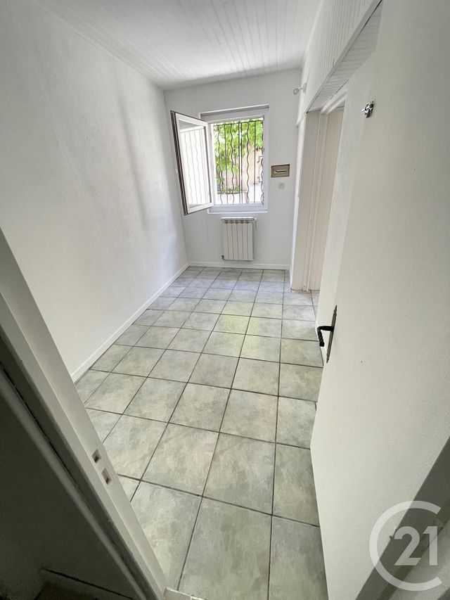 Afficher la photo en grand Appartement F3 à louer - 4 pièces - 62.53 m2 - MARSEILLE - 13016 - PROVENCE-ALPES-COTE-D-AZUR - Century 21 Jnr Immo