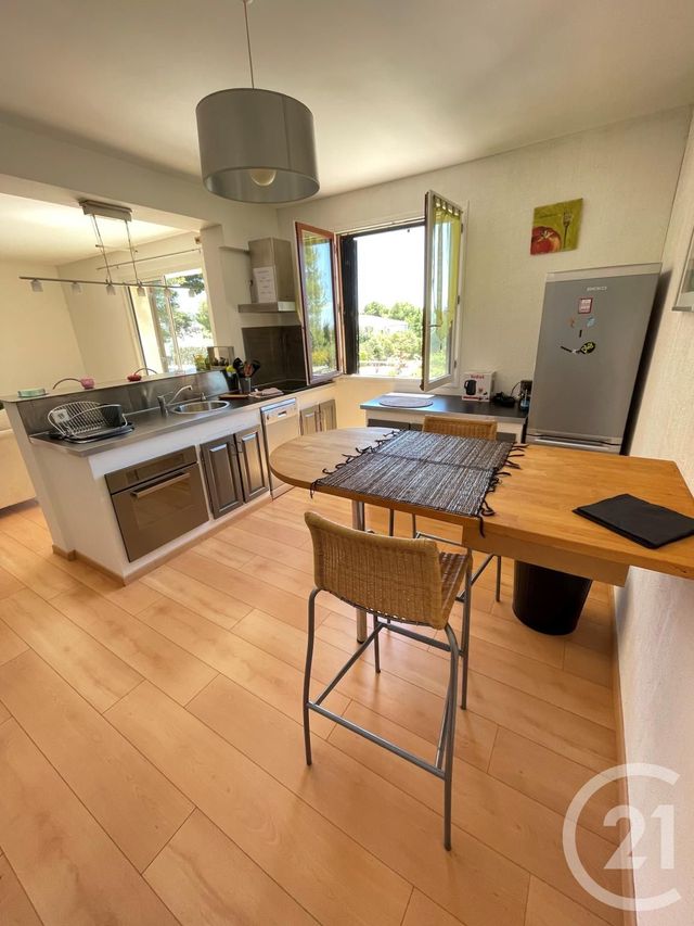 Afficher la photo en grand Appartement F3 à louer - 3 pièces - 72.82 m2 - MARSEILLE - 13015 - PROVENCE-ALPES-COTE-D-AZUR - Century 21 Jnr Immo