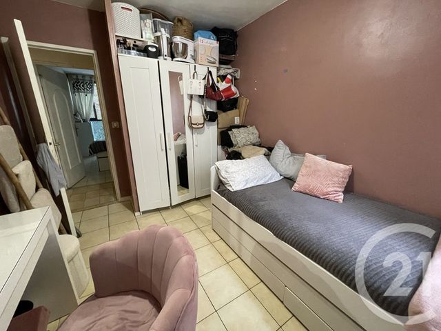 Afficher la photo en grand Appartement T5 à vendre - 5 pièces - 90.0 m2 - MARSEILLE - 13015 - PROVENCE-ALPES-COTE-D-AZUR - Century 21 Jnr Immo