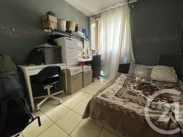 Afficher la photo en grand Appartement T5 à vendre - 5 pièces - 90.0 m2 - MARSEILLE - 13015 - PROVENCE-ALPES-COTE-D-AZUR - Century 21 Jnr Immo
