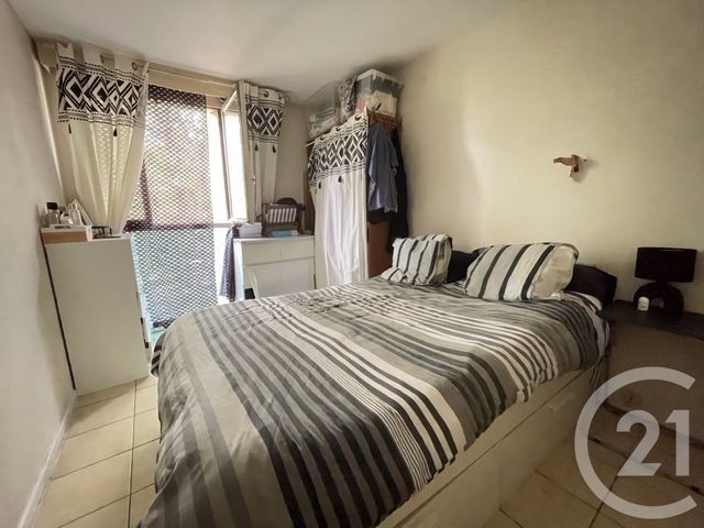Afficher la photo en grand Appartement T5 à vendre - 5 pièces - 90.0 m2 - MARSEILLE - 13015 - PROVENCE-ALPES-COTE-D-AZUR - Century 21 Jnr Immo