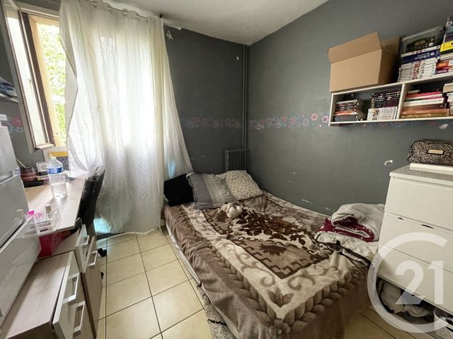 Afficher la photo en grand Appartement T5 à vendre - 5 pièces - 90.0 m2 - MARSEILLE - 13015 - PROVENCE-ALPES-COTE-D-AZUR - Century 21 Jnr Immo