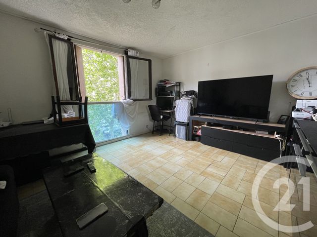 Afficher la photo en grand Appartement T5 à vendre - 5 pièces - 90.0 m2 - MARSEILLE - 13015 - PROVENCE-ALPES-COTE-D-AZUR - Century 21 Jnr Immo