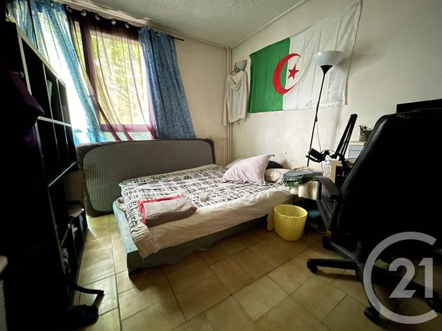 Afficher la photo en grand Appartement T5 à vendre - 5 pièces - 90.0 m2 - MARSEILLE - 13015 - PROVENCE-ALPES-COTE-D-AZUR - Century 21 Jnr Immo