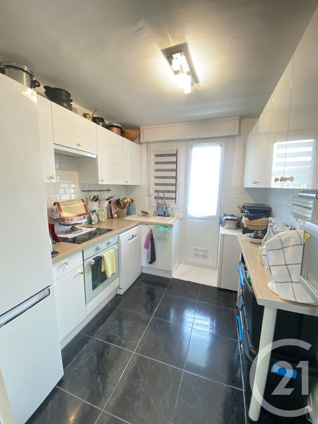 Appartement F4 à louer - 4 pièces - 75.58 m2 - MARSEILLE - 13015 - PROVENCE-ALPES-COTE-D-AZUR - Century 21 Jnr Immo