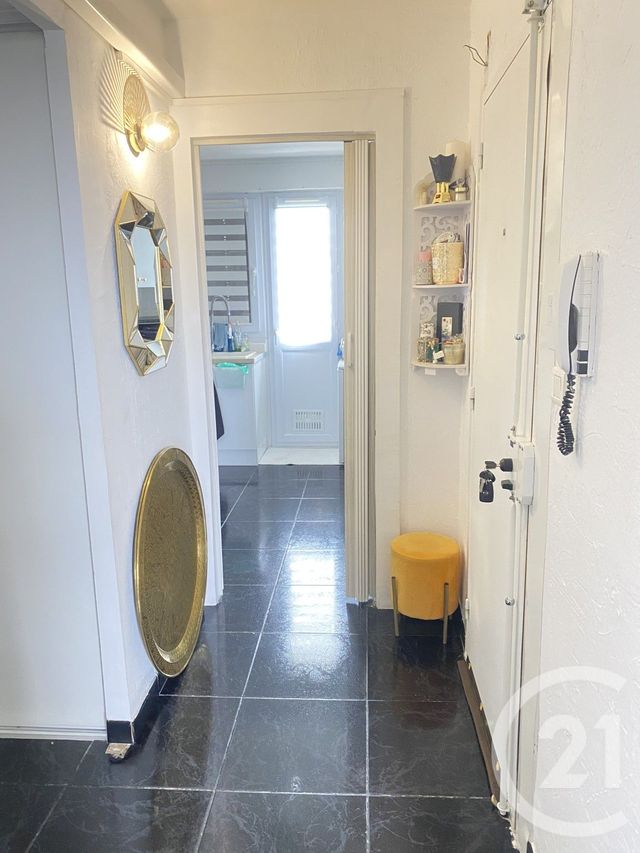 Appartement F4 à louer - 4 pièces - 75.58 m2 - MARSEILLE - 13015 - PROVENCE-ALPES-COTE-D-AZUR - Century 21 Jnr Immo
