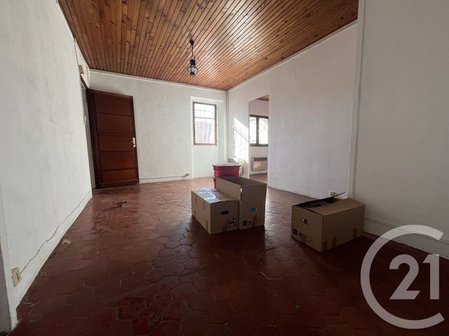 Afficher la photo en grand Appartement F3 à vendre - 3 pièces - 75.0 m2 - MARSEILLE - 13015 - PROVENCE-ALPES-COTE-D-AZUR - Century 21 Jnr Immo