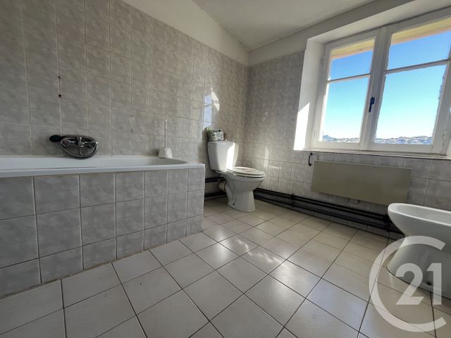 Afficher la photo en grand Appartement F3 à vendre - 3 pièces - 75.0 m2 - MARSEILLE - 13015 - PROVENCE-ALPES-COTE-D-AZUR - Century 21 Jnr Immo