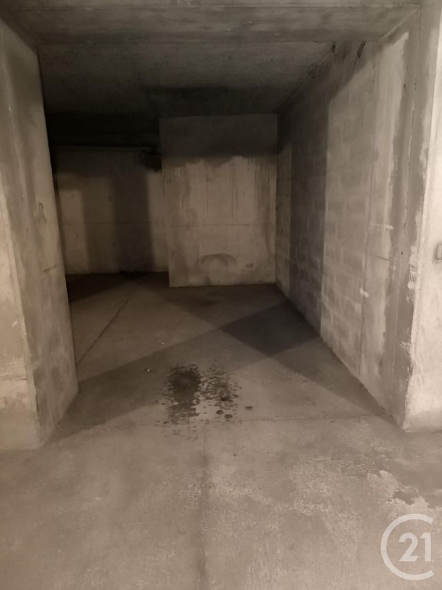 parking à louer - 13.0 m2 - MARSEILLE - 13015 - PROVENCE-ALPES-COTE-D-AZUR - Century 21 Jnr Immo