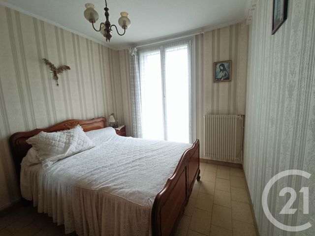 Afficher la photo en grand Appartement F4 à vendre - 4 pièces - 70.0 m2 - MARSEILLE - 13015 - PROVENCE-ALPES-COTE-D-AZUR - Century 21 Jnr Immo