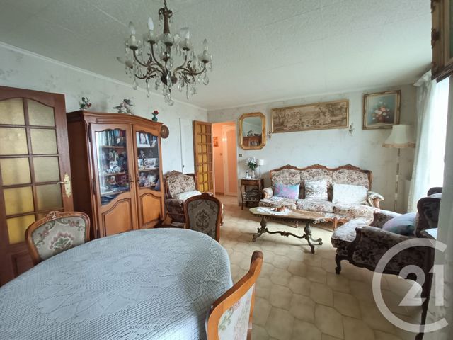 Afficher la photo en grand Appartement F4 à vendre - 4 pièces - 70.0 m2 - MARSEILLE - 13015 - PROVENCE-ALPES-COTE-D-AZUR - Century 21 Jnr Immo