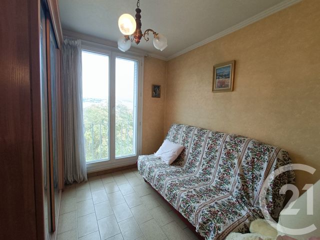 Afficher la photo en grand Appartement F4 à vendre - 4 pièces - 70.0 m2 - MARSEILLE - 13015 - PROVENCE-ALPES-COTE-D-AZUR - Century 21 Jnr Immo