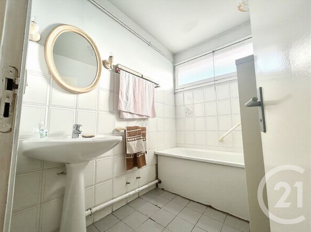 Appartement F5 à vendre - 5 pièces - 84.0 m2 - SEPTEMES LES VALLONS - 13 - PROVENCE-ALPES-COTE-D-AZUR - Century 21 Jnr Immo