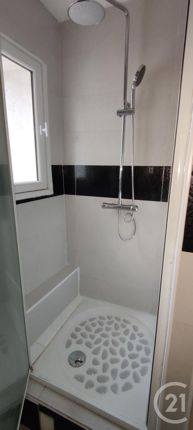 Appartement F1 à louer - 1 pièce - 28.04 m2 - MARSEILLE - 13015 - PROVENCE-ALPES-COTE-D-AZUR - Century 21 Jnr Immo