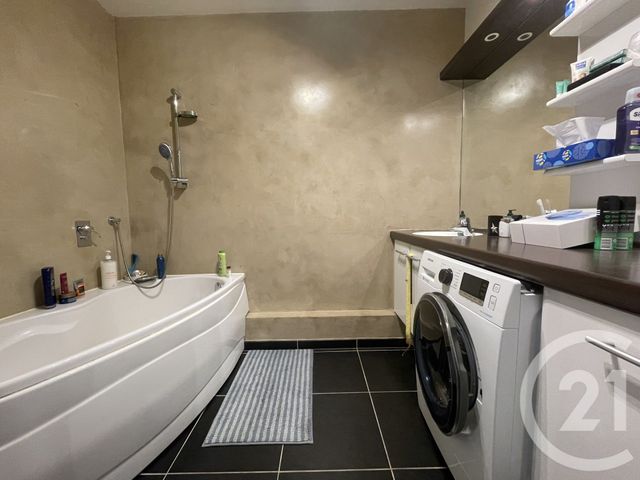 Appartement T3 à vendre - 3 pièces - 68.9 m2 - MARSEILLE - 13015 - PROVENCE-ALPES-COTE-D-AZUR - Century 21 Jnr Immo