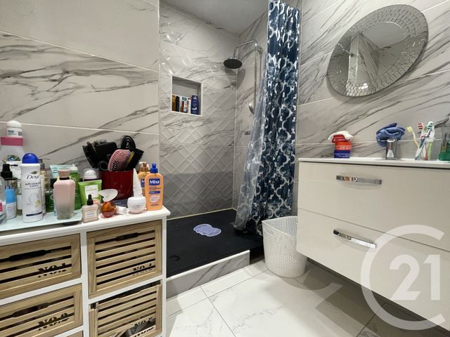 Appartement T4 à vendre - 4 pièces - 84.1 m2 - MARSEILLE - 13015 - PROVENCE-ALPES-COTE-D-AZUR - Century 21 Jnr Immo