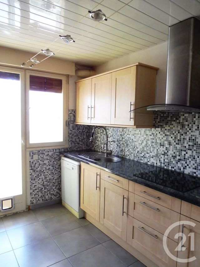 Appartement T4 à vendre - 4 pièces - 68.0 m2 - MARSEILLE - 13015 - PROVENCE-ALPES-COTE-D-AZUR - Century 21 Jnr Immo