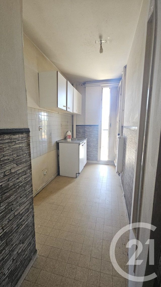 Appartement F1 à vendre - 1 pièce - 31.36 m2 - MARSEILLE - 13015 - PROVENCE-ALPES-COTE-D-AZUR - Century 21 Jnr Immo