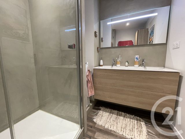 Appartement T4 à vendre - 3 pièces - 72.75 m2 - MARSEILLE - 13015 - PROVENCE-ALPES-COTE-D-AZUR - Century 21 Jnr Immo