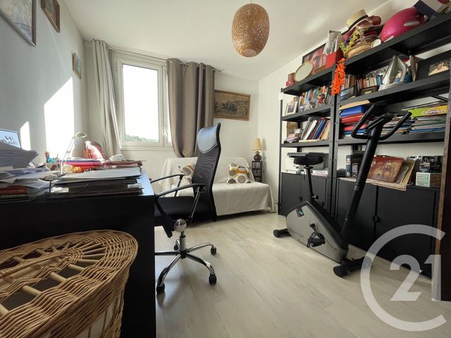 Appartement T4 à vendre - 3 pièces - 72.75 m2 - MARSEILLE - 13015 - PROVENCE-ALPES-COTE-D-AZUR - Century 21 Jnr Immo